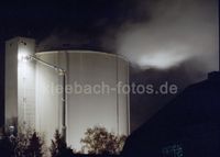 Dichter Qualm &uuml;ber Zuckerfabrik-Silo und Umgebung (1999)